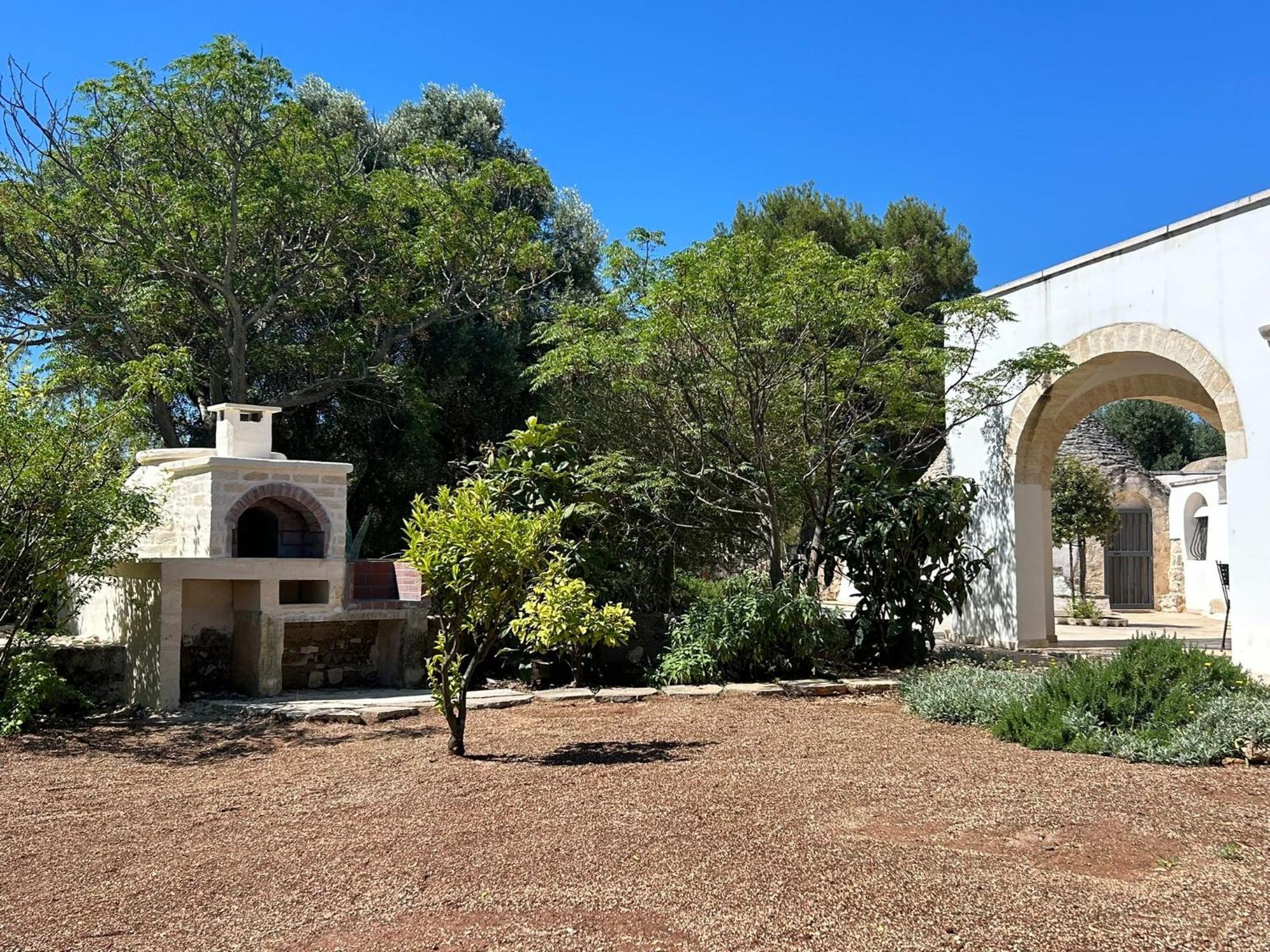 Вилла Traditional Trullo With Private Pool Near Остуни Экстерьер фото